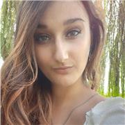 Diplomata in Architettura e design a Roma, studio per diventare insegnante. Offre lezioni private di Storia dell'Arte . Utilizzando un metodo leggero e semplice, approfondendo la materia senza distaccarsi dai risultati